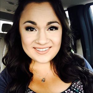 Meet your Posher, Caroline